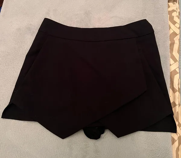 AQUA Envelope Skort In Black - Image 3