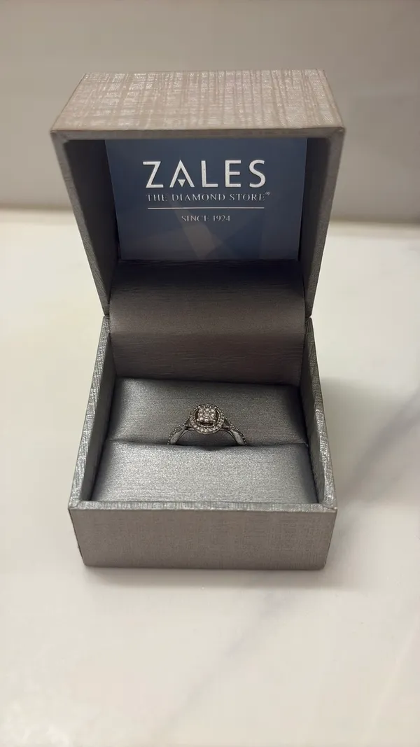 Zales Diamond Ring - Image 2