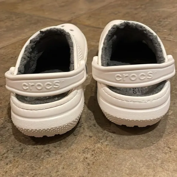 CROCS White Classic Lined Clog Shoes Unisex Size M4 W6 203591 - Image 4