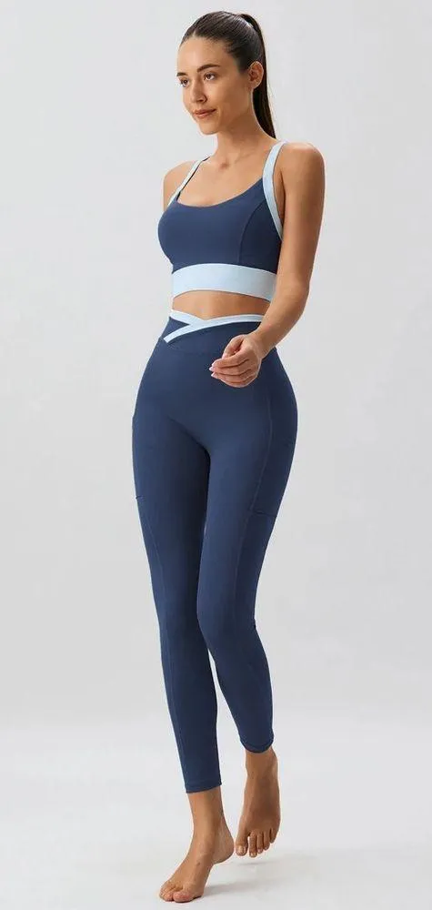 Berlook Activewear Navy Contrast U Neck Sports Bra - Light Support - Image 4