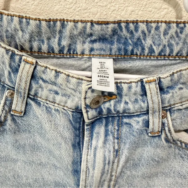 Women's Light Blue Baggy Jeans - Image 3