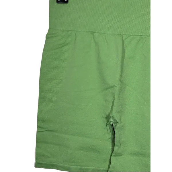 WeWoreWhat Seamless Biker Shorts Large Pilates Girl Green NWT - Image 4