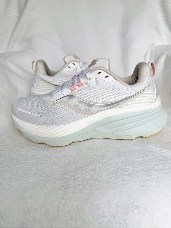 Saucony Hurricane 24 Womens 10 Shoes White Running Sneakers S10934-246 Road - Image 2