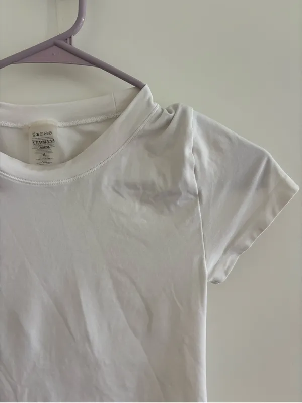 Aritzia Seamless White Top - Image 3