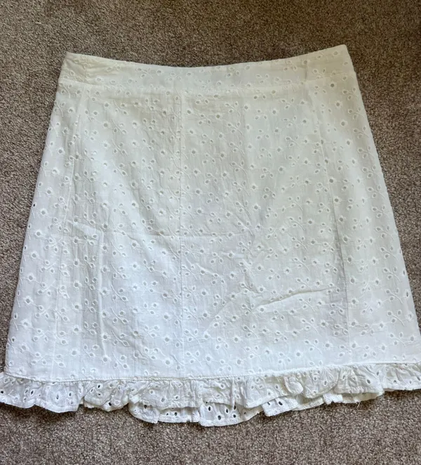 Mi Ami White Eyelet Skirt Size M - Image 2