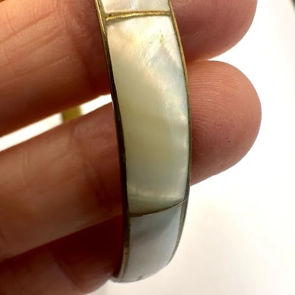 Abalone bangle bracelet - Image 3