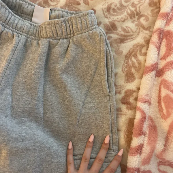 Aritzia Cargo Sweatpants - Image 2
