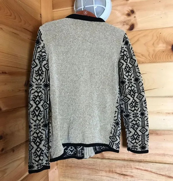 Erika VINTAGE SOFT KNIT TAN AND BLACK AZTEC PRINT KNIT ZIP UP CARDIGAN - Image 4