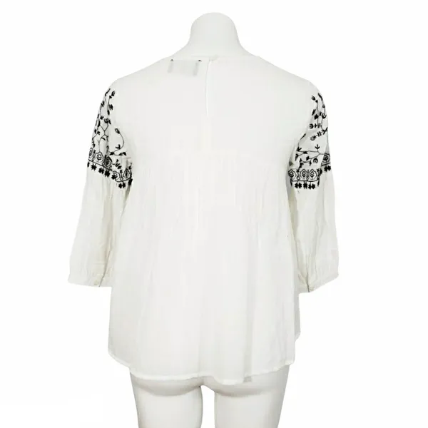 Romeo & Juliet Couture White & Black Embroidered Peasant Pleated Blouse Top - Image 2