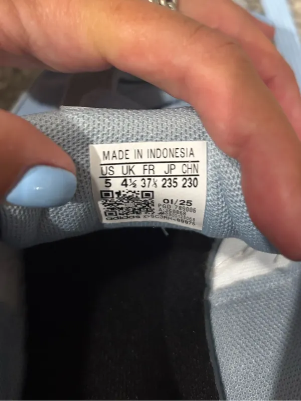 adidas Women's Light Blue Sneakers with Pale Pink Stripes - Image 3