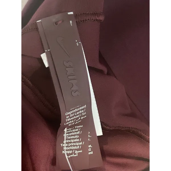 Nike x SKIMS Women's Shine Bonded Waist 5" Biker Short Currant XS new with tags - Image 3