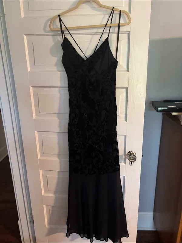 Elegant Black Beaded Evening Dress Size 14 - Image 4