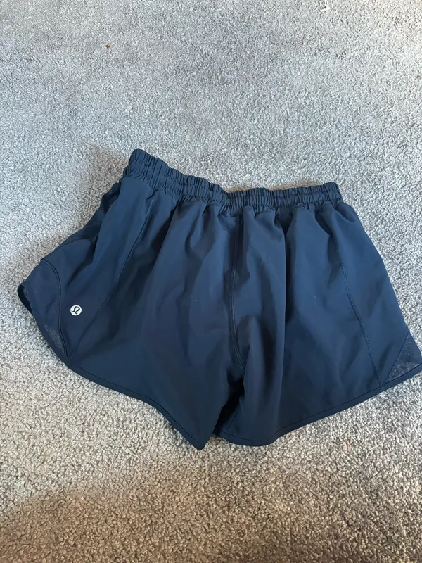 Lululemon Hotty Hot 4" - Image 3