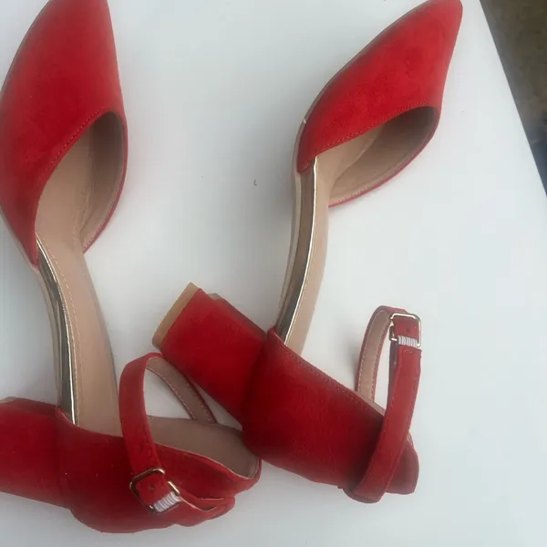 Chic Red Ankle Strap Heels - Image 8