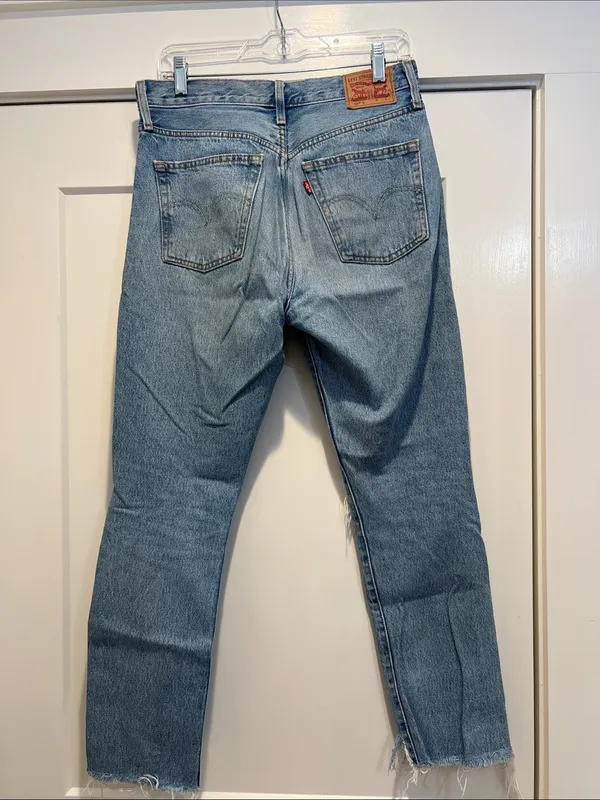 Levi's 501 Distressed Light Blue Straight Leg Women's Jeans size 28/30. - Image 6