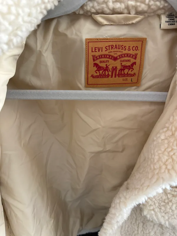 Levi’s Sherpa Trucker Jacket - Image 4