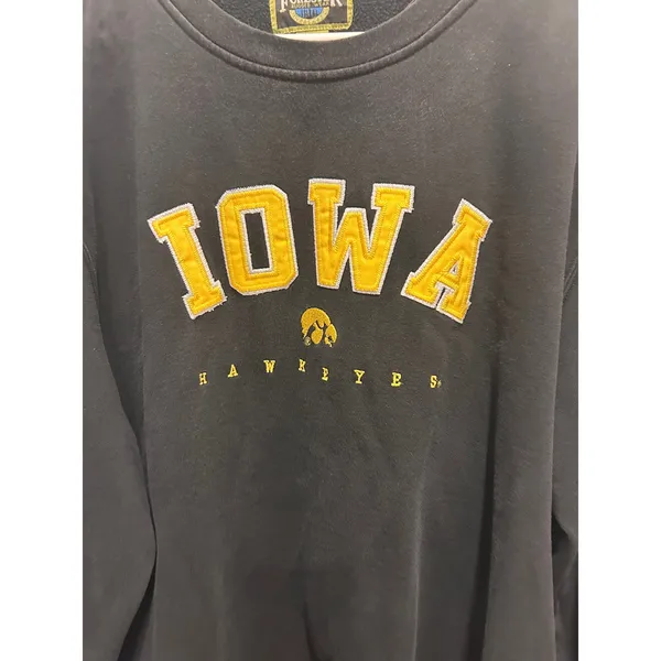 VTG Forester Iowa Hawkeyes Sweatshirt Black Embroidered NCAA Pullover XL College - Image 2