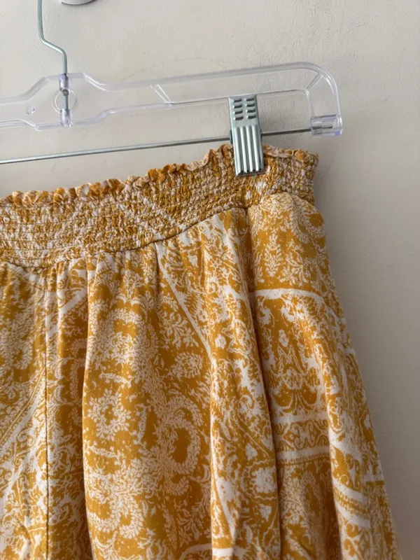 Altar’d State‎ Gold and White Flowy Stretchy Pull On Boho Shorts - Image 3