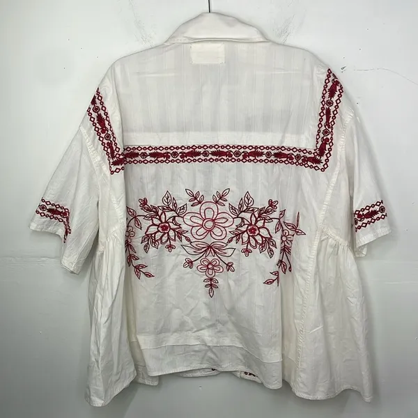 We the Free  Spring Refresh Top In White Embroidered size Large - Image 11