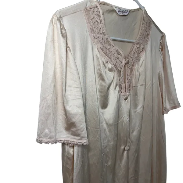 80s Vanity Fair Vintage Nightgown Light Pink Lace Trim Nylon USA Size M Coquette - Image 4