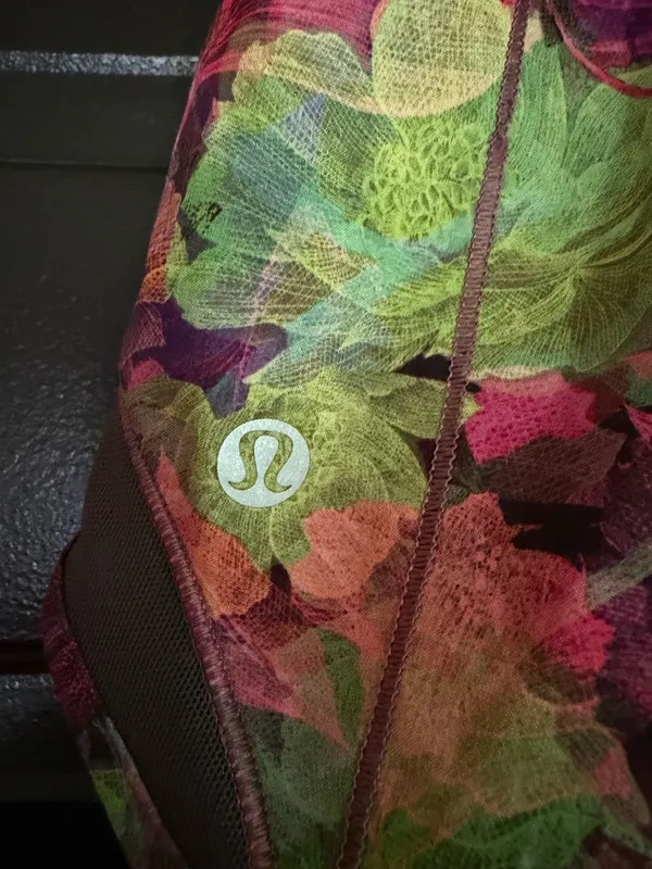 Lululemon Hotty Hot Low-Rise Shorts - Image 4