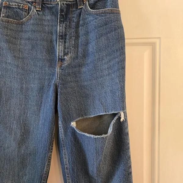 Abercrombie & Fitch 90’s Straight Ultra High Rise Size 25 / 0 R Distressed Jeans - Image 4
