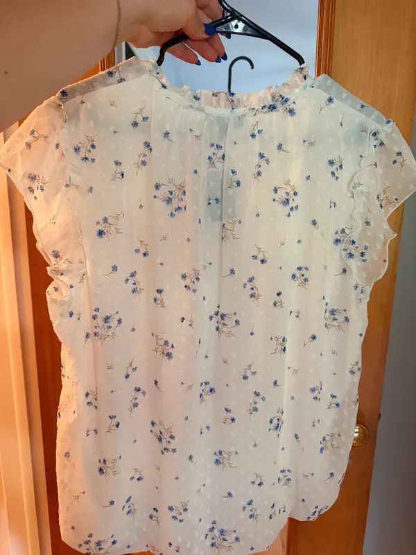 White Floral Top Size XL - Image 2