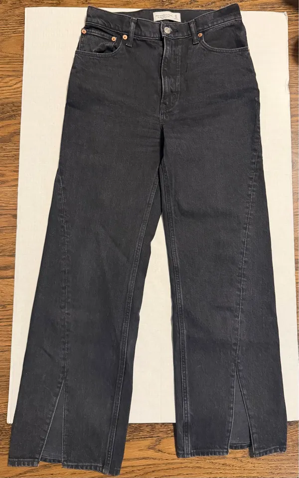 Abercrombie & Fitch Abercrombie and Fitch The 90s Relaxed Jean High Rise Split Hem Black Jeans - Image 2