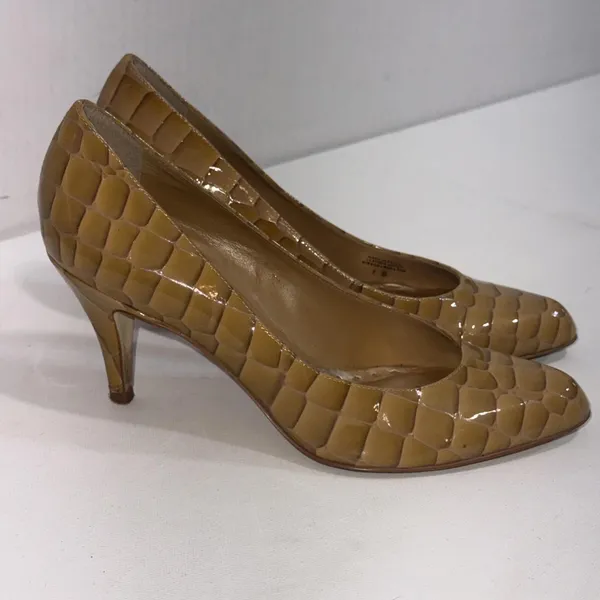 BCBG Girls‎ Tan Old Money Timeless Classic Leather Snake Skin Pumps Heels Size 7 - Image 3