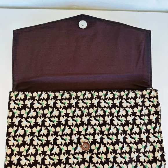 Old Navy NWOT brown/tan/green print clutch 12x7x2‎ - Image 2