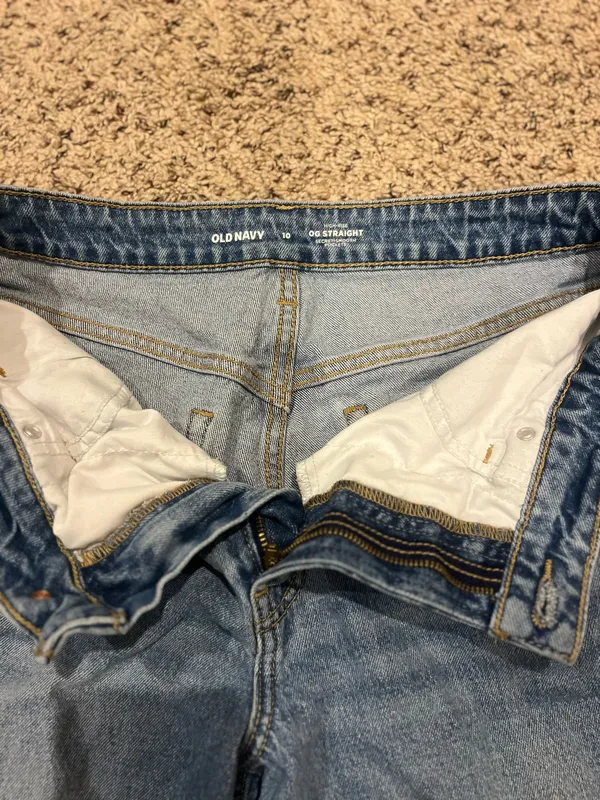 Old Navy Jeans - Image 3