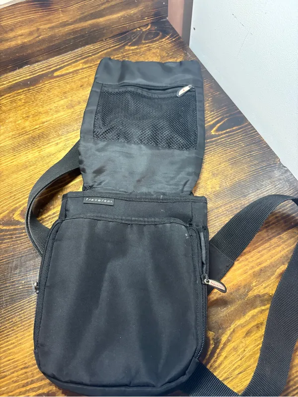 Travelon black sling  bag - Image 6