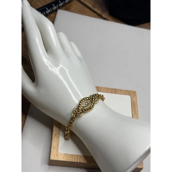 AVON Gold-Tone Rope Chain Bracelet W/ Rhinestone & Intricate Centerpiece Design - Image 9
