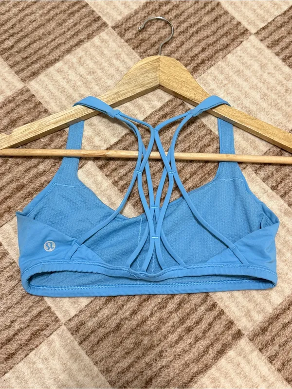 Lululemon Free To Be Zen Bra Size 6 Blue - Image 3