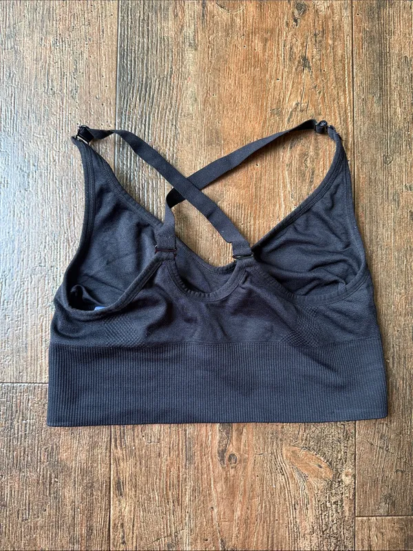 Black Crossback Seamless Bralette Sports Bra Size M - Image 3