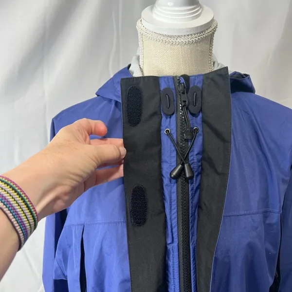 LL Bean navy blue wind breaker jacket - Image 7