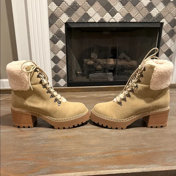 MIA Tiler Faux Fur Platform Lug Boots Tan Hiker Style Chunky‎ Heel 10 NIB - Image 2