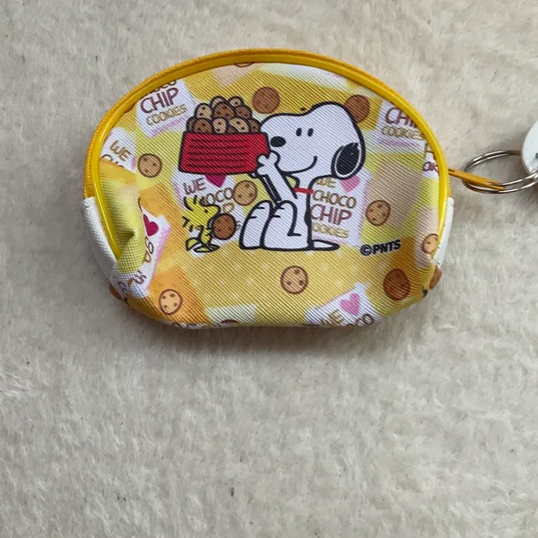 Yellow snoopy coin purse - Image 2