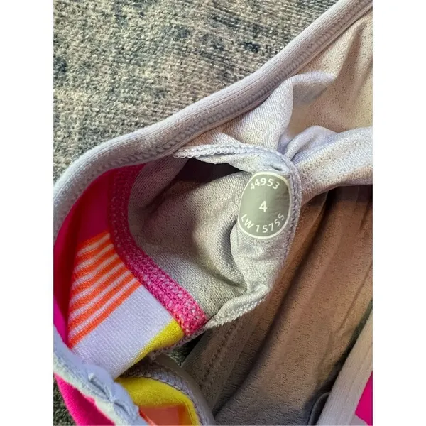 Lululemon No Limits Gray Pink Cool Breeze Groovy Stripe Multi Size 4 - Image 5