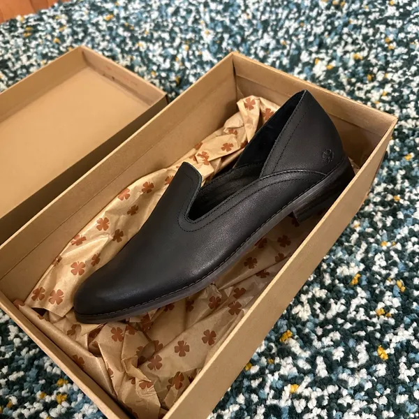 Lucky Brand Women's Black Loafers - Image 3