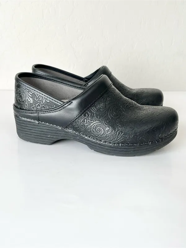 Dansko LT Professional Floral Tooled Leather clogs comfort 39 US 8.5-9 - Image 2