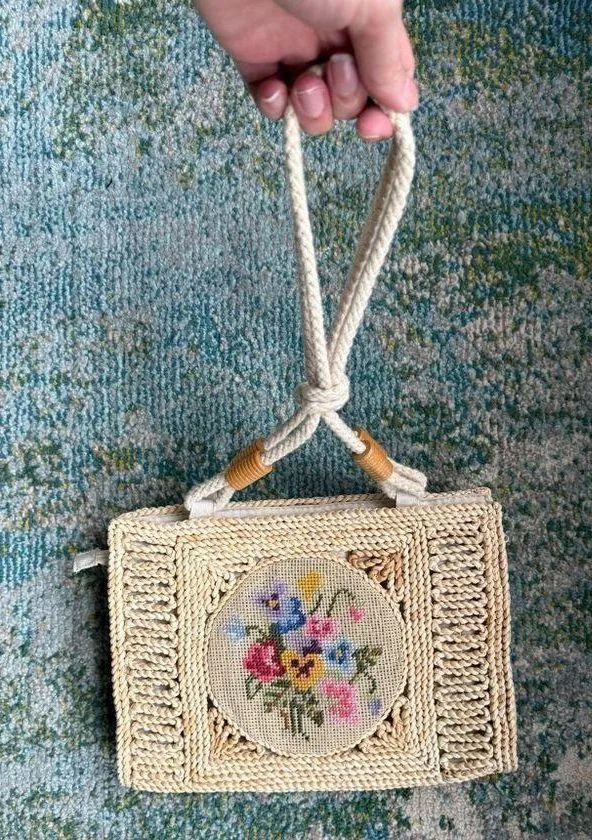 Vintage straw floral crochet tote purse - Image 11