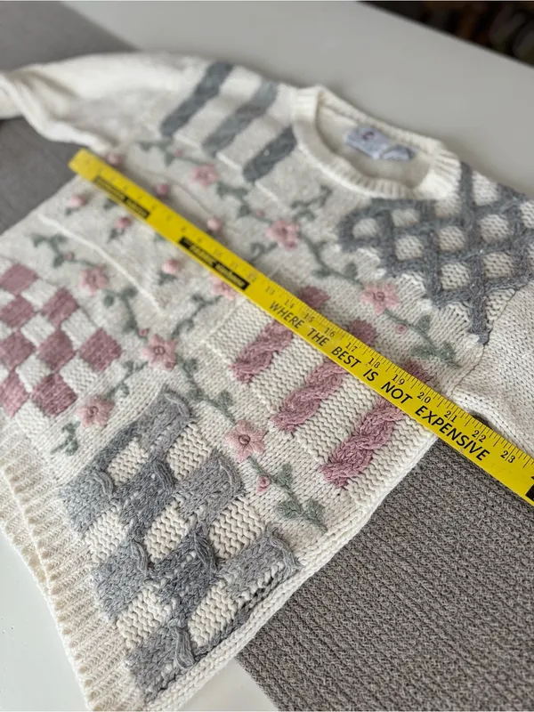 Vintage 90 Cape Cod Floral Patchwork Crewneck Sweater Pink Gray Embroidery - Image 6