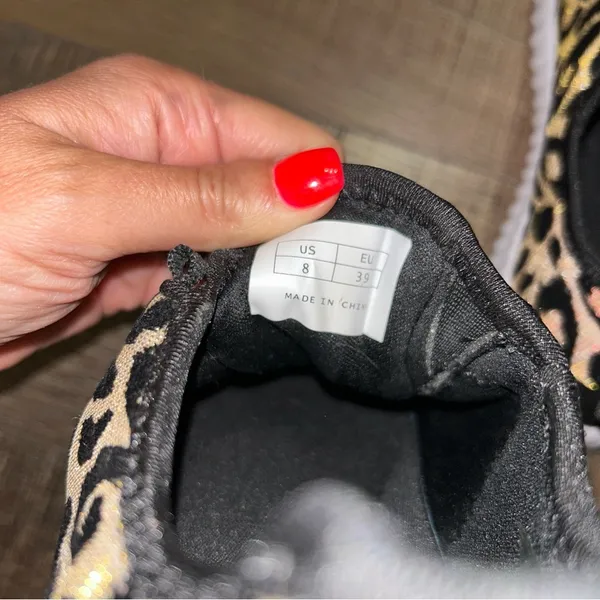 Animal Print Tennis Shoes Size 8 - Image 8