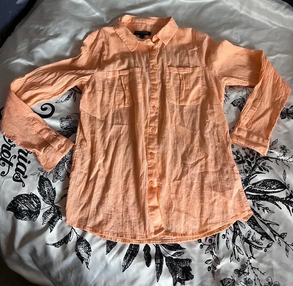 Banana Republic peach button-up blouse - Image 2