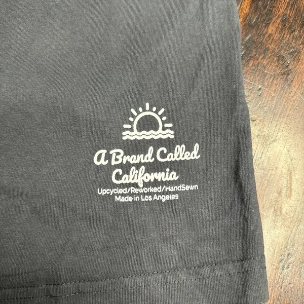 Los Angeles Apparel Crewneck tee shirt cotton “cat me if you can” summer beach casual modern - Image 5