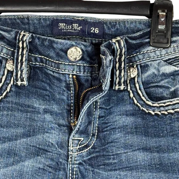Miss Me SZ 26 Mid-Rise Boot Jeans Distressed Whiskered Stretch Zip-Fly Pockets - Image 4