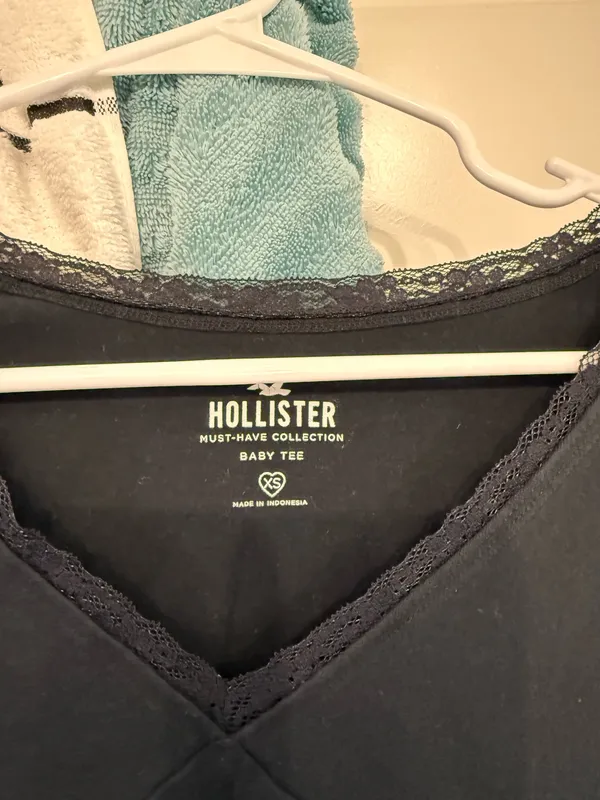 Hollister Black Lace Long Sleeve - Image 3