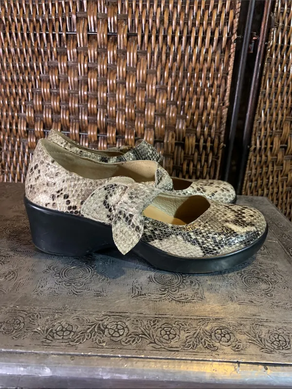 Alegria Leather Snakeskin Print Mary Jane’s Size 39 - Image 3
