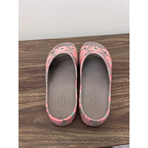 Crocs Classic Slide Sandals Womens 8 Taupe Pink Floral Daisy Print Slip On Shoes - Image 6